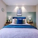 Daire Exquisite Central York Abode - Sleeps 6 *