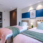Apartman Exquisite Abode - Sleeps 6