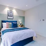 Exquisite Abode - Sleeps 6 *