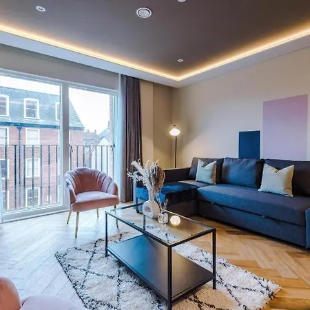 Exquisite Abode Sleeps 6! * York