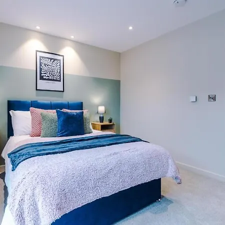 Exquisite Abode Sleeps 6! *