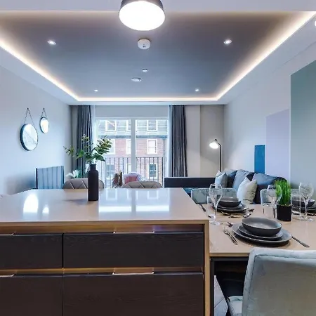 Exquisite Abode Sleeps 6! Apartment *