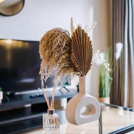 Exquisite Abode Sleeps 6! York