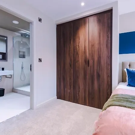 Exquisite Abode Sleeps 6! Apartment *