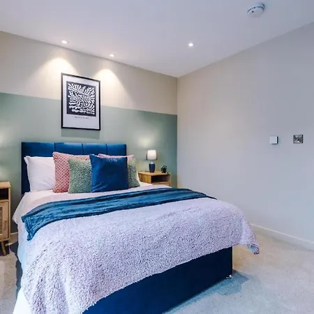 Exquisite Abode Sleeps 6! Apartment