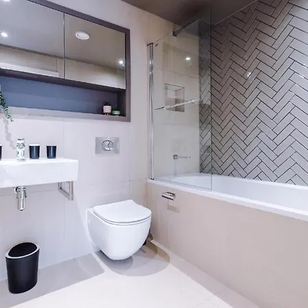Exquisite Abode - Sleeps 6 York