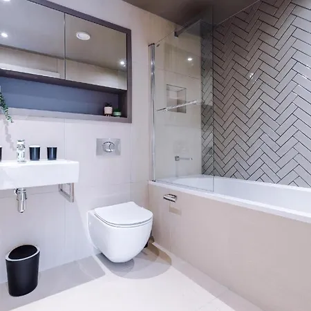 Exquisite Abode Sleeps 6! York