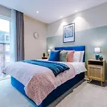 Exquisite Abode - Sleeps 6 Lägenhet