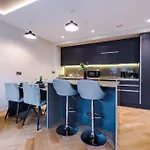 Lägenhet Exquisite Abode - Sleeps 6